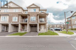 19 LAGUNA VILLAGE CRES Front Elevation